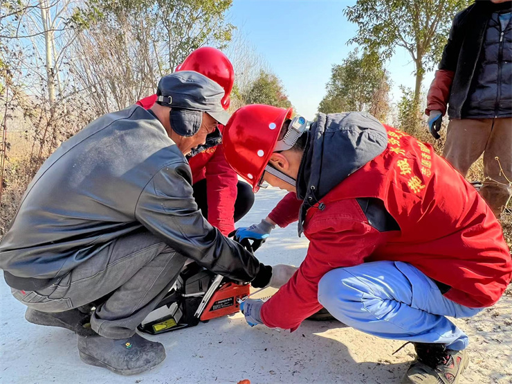 坚守初心担使命 为民解忧暖人心2.jpg 坚守初心担使命 为民解忧暖人心2.jpg